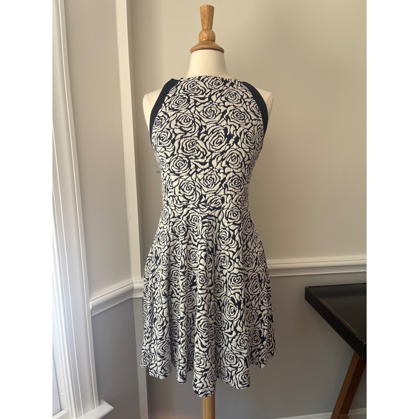 Nwt Hutch Knit Halter Dress Size Xl Fit And Flare Navy White Floral Tie Back